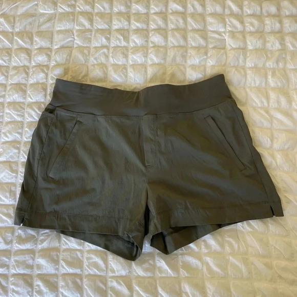 Althleta Olive green Trekkie North shorts - Picture 3 of 8